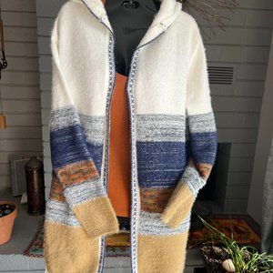 Hooded Sweather Jacket with Southwest Vibe